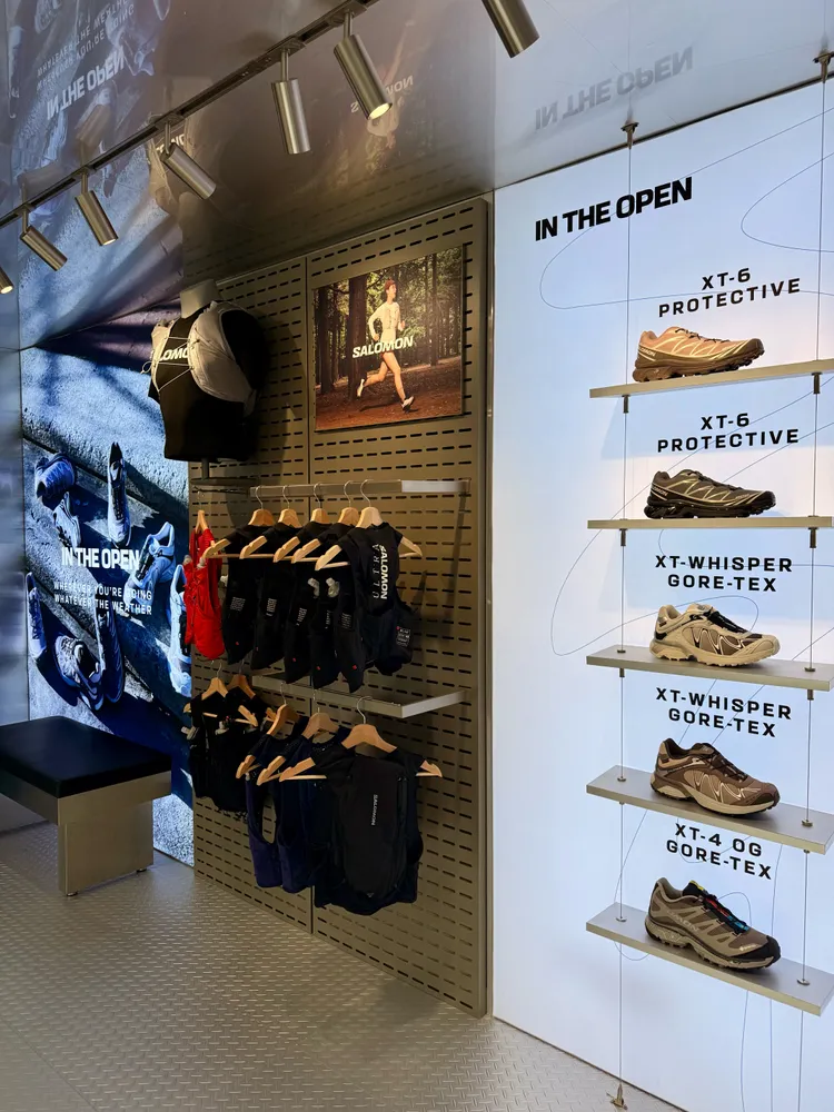 SALOMON選在台中大遠百打造貨櫃快閃店。品牌提供
