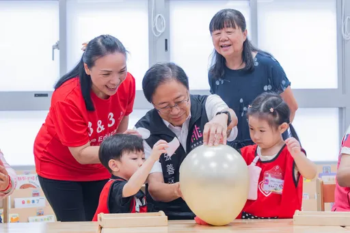 視察日光非營利幼兒園　張善政：擴充育幼量能打造友善育兒城市
