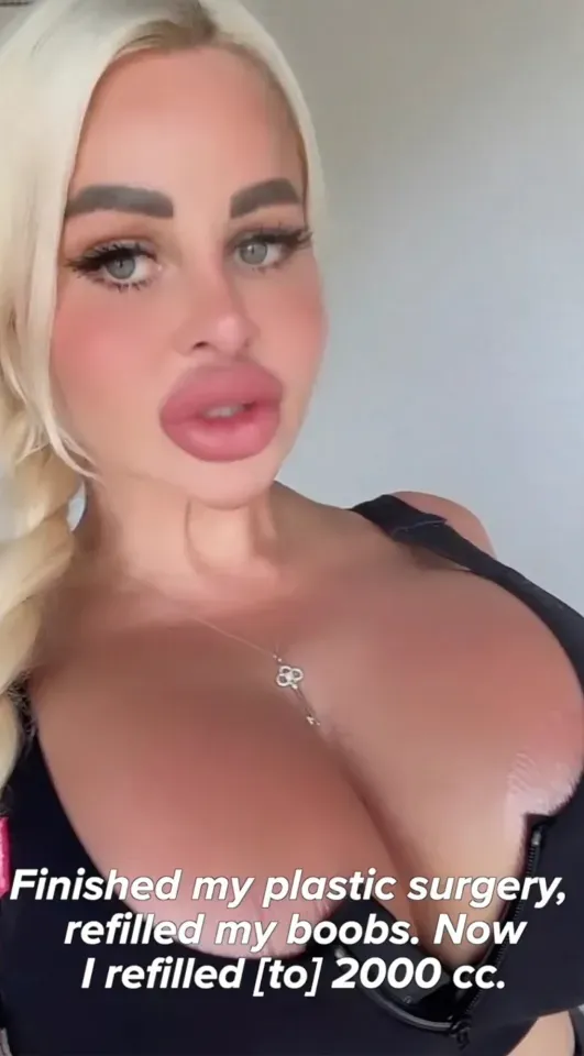 丹妮洛娃展示豪乳。翻攝網路