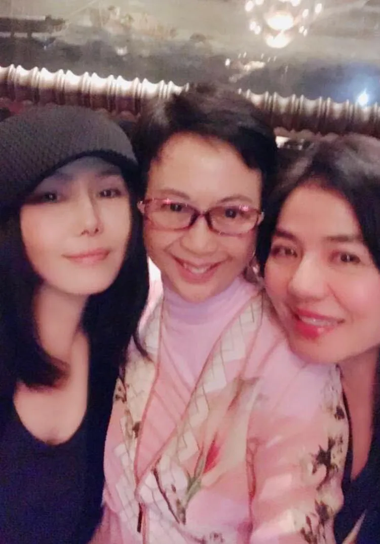 江蕙（左）、龍劍笙（中）、鍾楚紅（右），三位美魔女曾一起吃飯。翻攝江蕙臉書