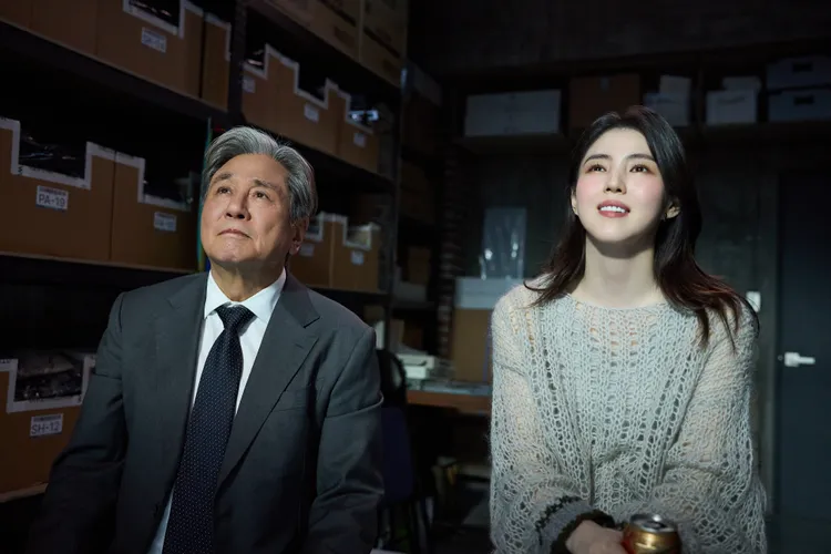 韓版《高年級實習生》改編自勞勃狄尼洛、安海瑟薇主演的同名電影。華納電影提供