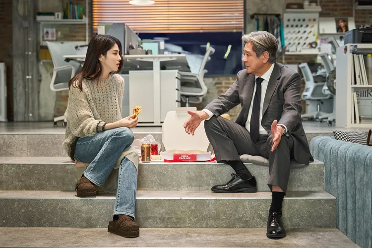 崔岷植自爆超愛原版《高年級實習生》。