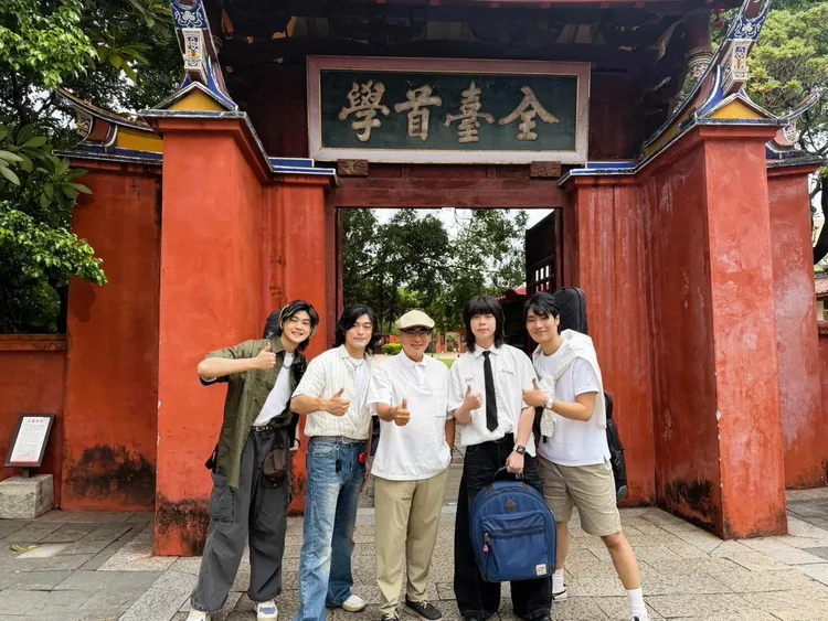 帕拉斯探訪臺南孔廟。相信音樂提供