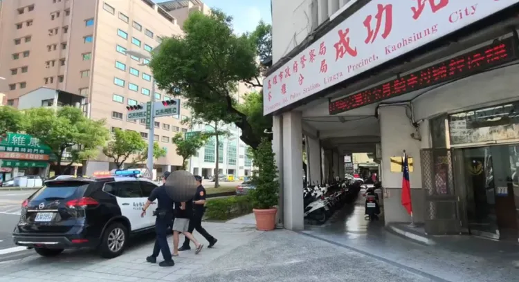 警方攔查交通違規，發現駕駛藏毒品咖啡包、愷他等毒品。翻攝畫面