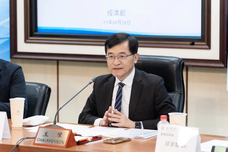 經濟部次長何晉滄表示，台灣扣件產業在品質、交期及客製化服務等方面具備國際競爭優勢。經濟部提供