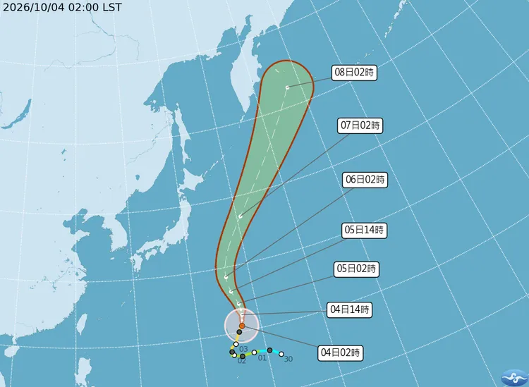 中颱「彩雲」位於關島北方海面，為半徑300公里的大型颱風，未來大致偏北轉北北東移動。中央氣象署