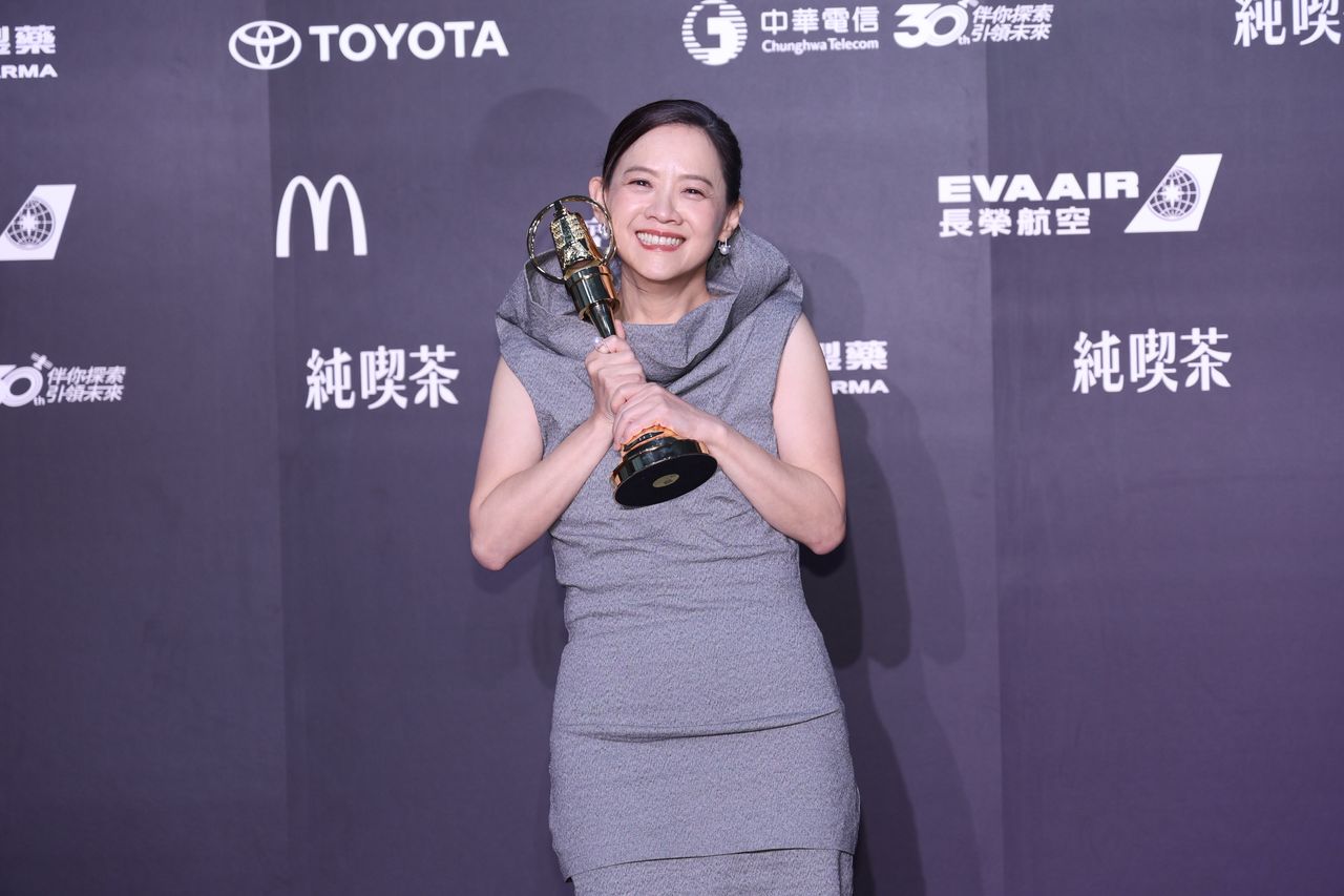 金鐘獎|曾寶儀《回家吧3》奪主持人獎激動哭了 親曝第4季動向