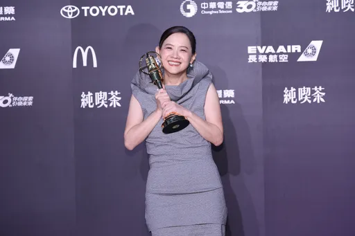 金鐘獎｜曾寶儀《回家吧3》奪主持人獎激動哭了　親曝第4季動向