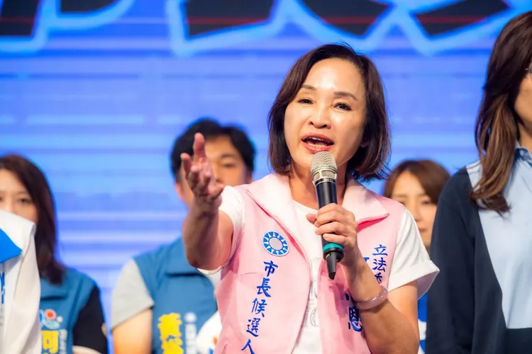 柯志恩呼籲「志家人」給她勇氣與力量，把選票一票一票催出來。翻攝畫面