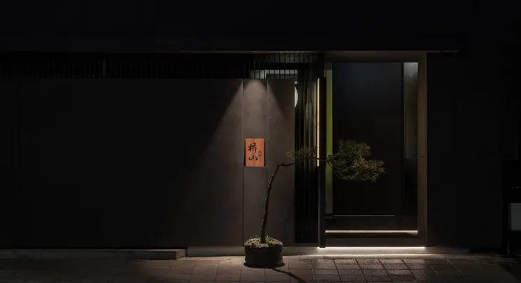 台南「橋山・鵲邸壽喜燒」9/15正式開幕，吸引粉絲朝聖。二本松餐飲集團提供