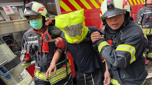 竹北市社區大火　消防局與死神搶命！1人命危送醫恢復心跳
