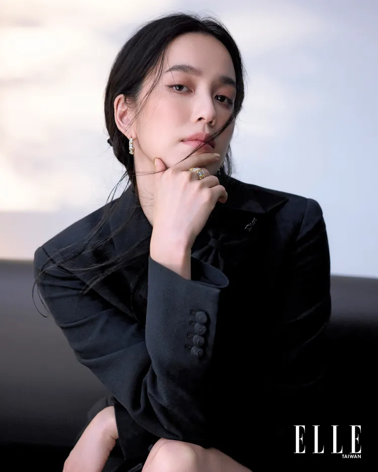 陳庭妮拍攝《ELLE》封面。《ELLE》國際中文版提供