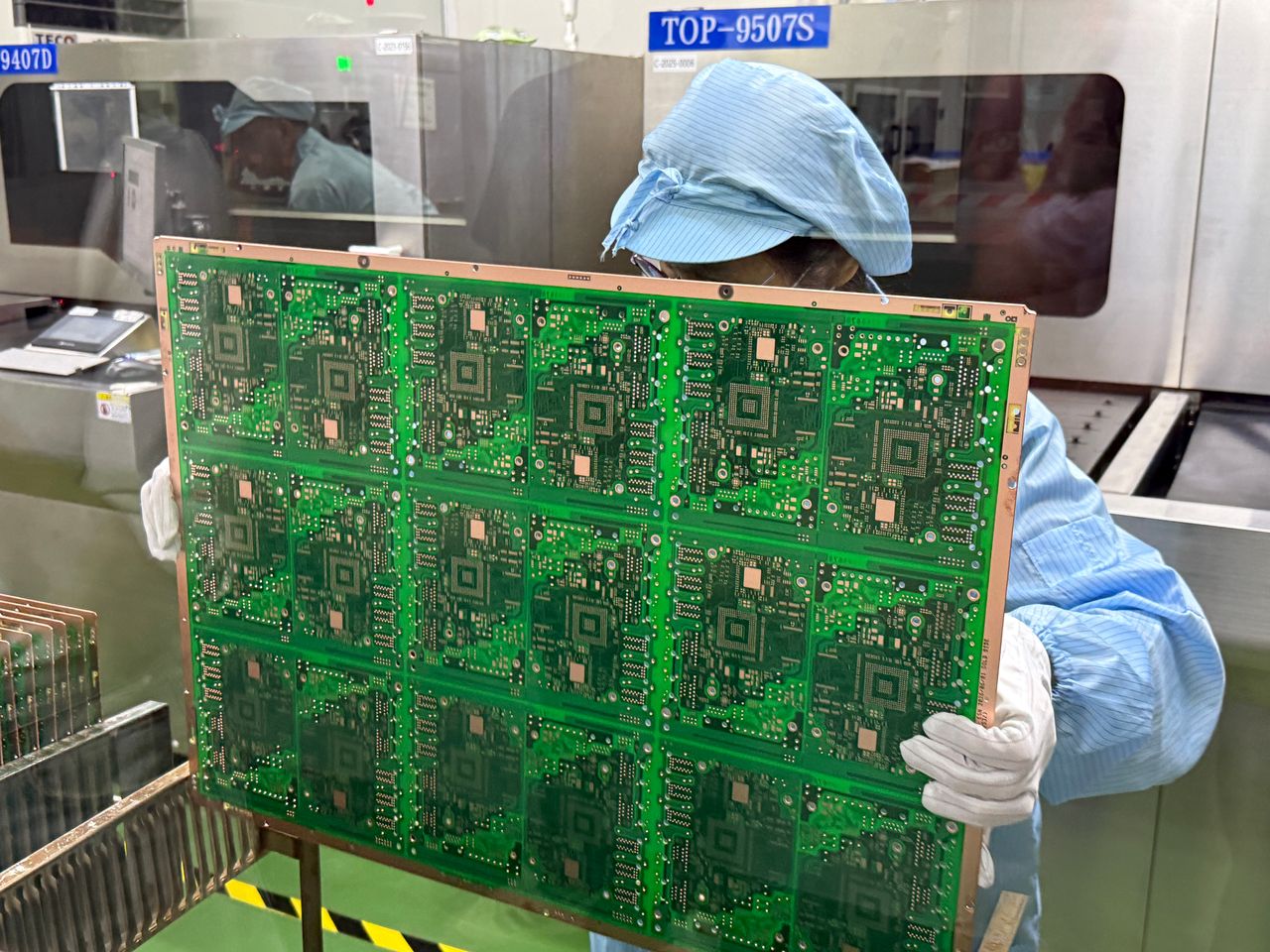 AI伺服器推升高階PCB需求!2027背鑽工時增逾6成 設備迎擴產汰換潮