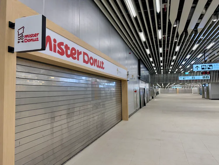 台南車站內店鋪將首創通車時同步啟用，由煙波集團進駐。莊偉祺攝