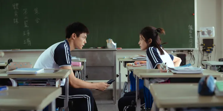 邱以太（左）飾演郭泓志的兒子，詹子萱（右）飾演鄭人碩的女兒。米神國際提供