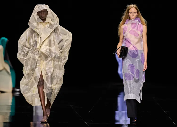 ISSEY MIYAKE 2027春夏系列。品牌提供