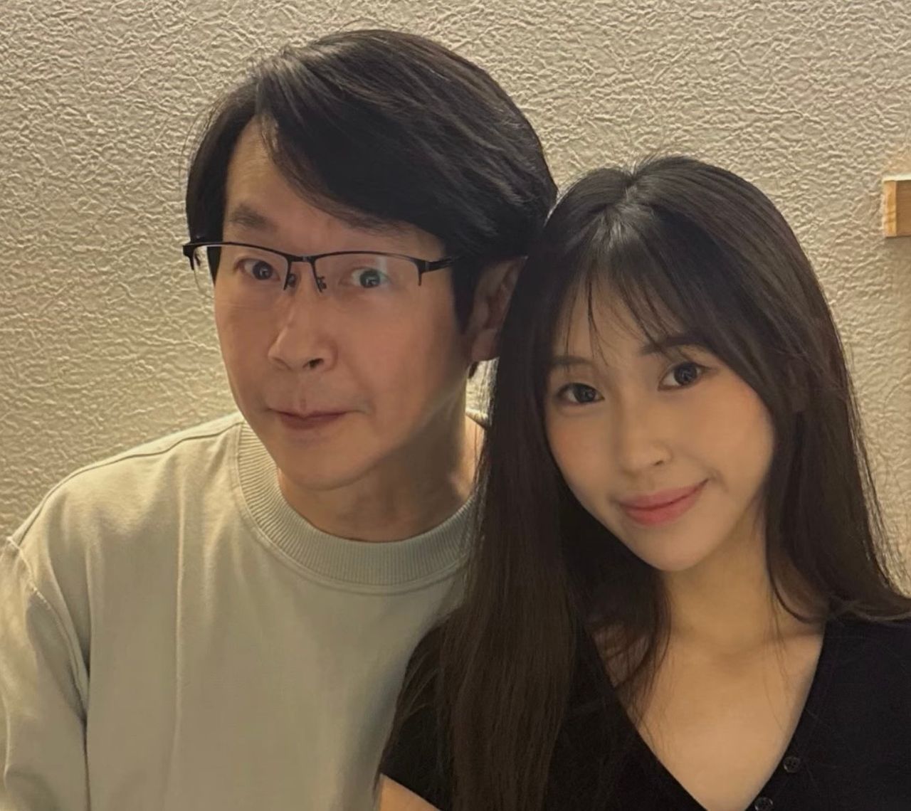 五月天冠佑正妹女兒20歲了!拒老爸喊「寶貝」 他急改口神回笑翻