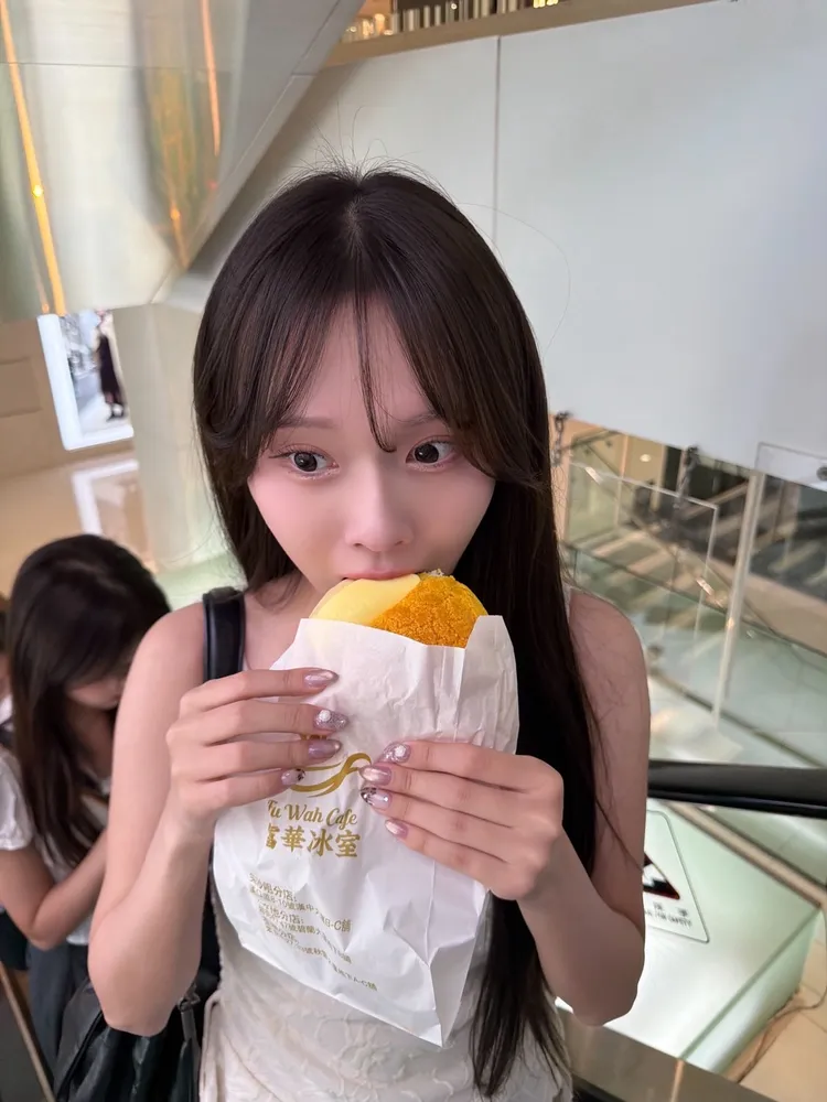 金佳垠品嚐美食。協奏曲文創提供