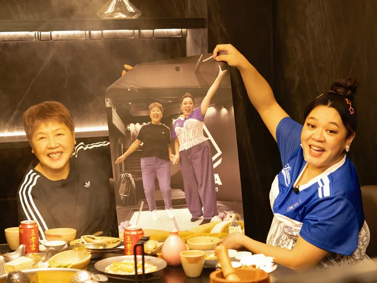 Amanda（右）與媽媽Jennies。台視提供