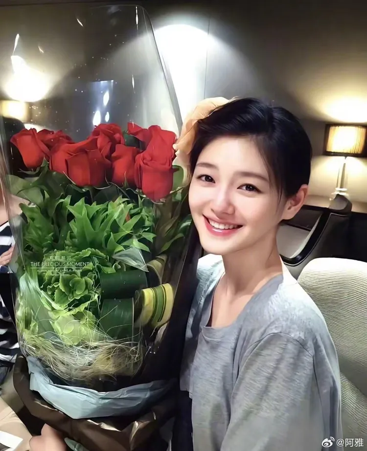 阿雅PO出大S美照懷念過往。翻攝阿雅微博