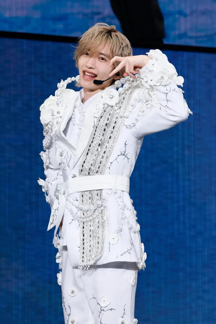 道枝駿佑變身閃亮亮的王子。大鴻藝術、STARTO ENTERTAINMENT提供