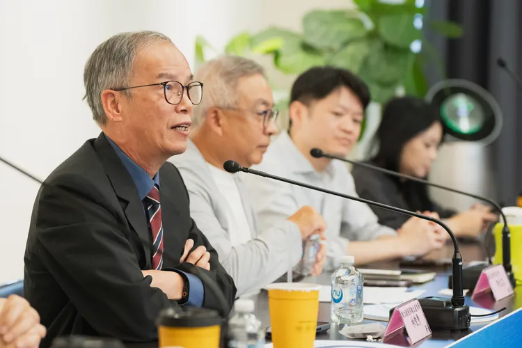 數位產業署林俊秀署長出席無店面零售商業同業公會「產業數位推動工作小組啟始會議」，鼓勵產業持續將數位信任技術導入服務流程。