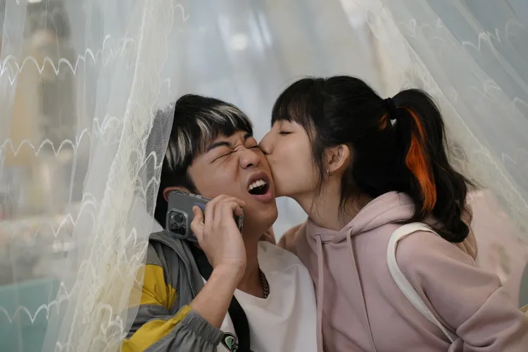 謝章穎（左）和任敏嫻飾演小情侶，兩人都入圍金鐘獎。資料照、牽猴子提供
