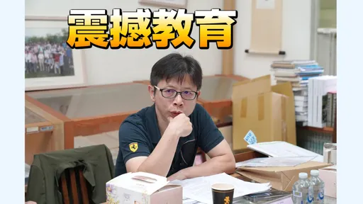 女大生遭踢爆課桌「崩潰哭到手抖」　許榮哲拒公開道歉！