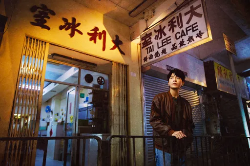 旺角「茶餐廳小哥」竟是台灣超大咖歌手　男星認：苦練3個月粵語　