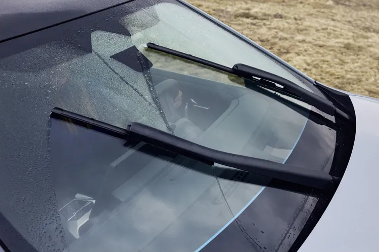這次更特別針對冬季多變的天氣，提供行車記錄器3.0 Pro冬季特惠、原廠雨刷75折優惠，以及冬季主打品項折扣。業者提供