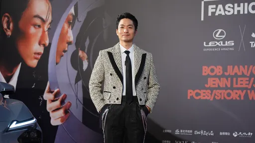 蔣萬安臺北時裝周烙英文　喊「Fashion is attitude」