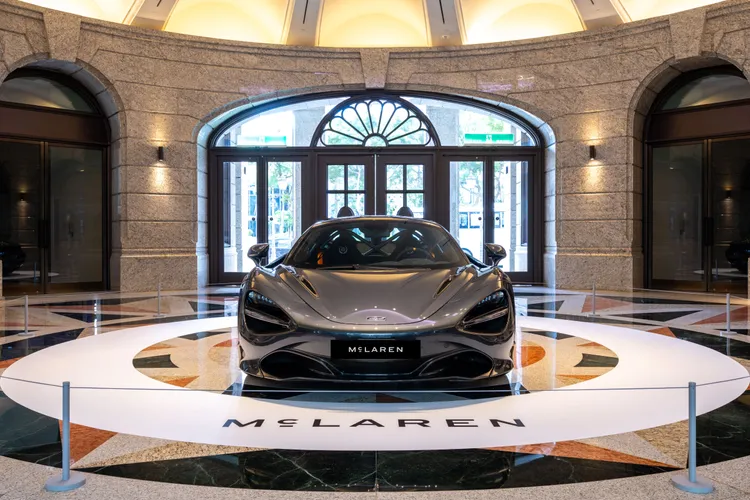 2020年推出的720S Le Mans，以當代超跑設計與專屬紀念元素，向1995年F1 GTR奪下利曼24小時耐力賽總冠軍的歷史致敬。業者提供