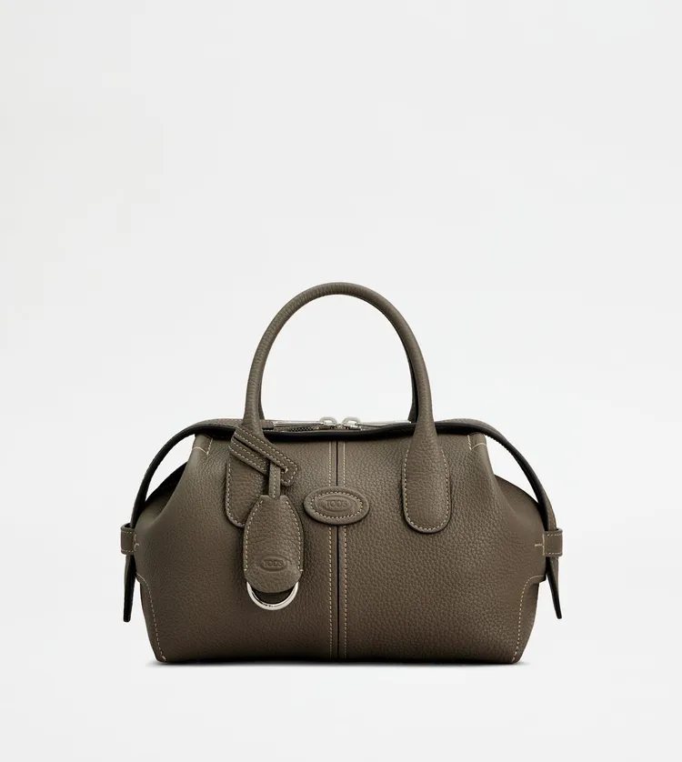 TOD'S Di Bag灰綠色手提斜背包，8萬9900元。品牌提供