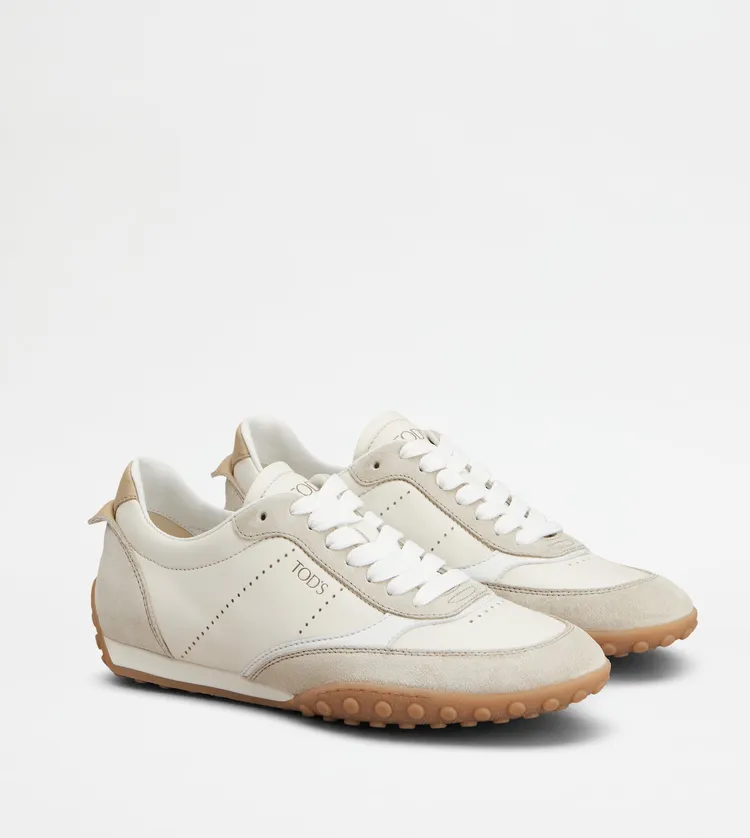 TOD'S白色休閒鞋，3萬2900元。品牌提供