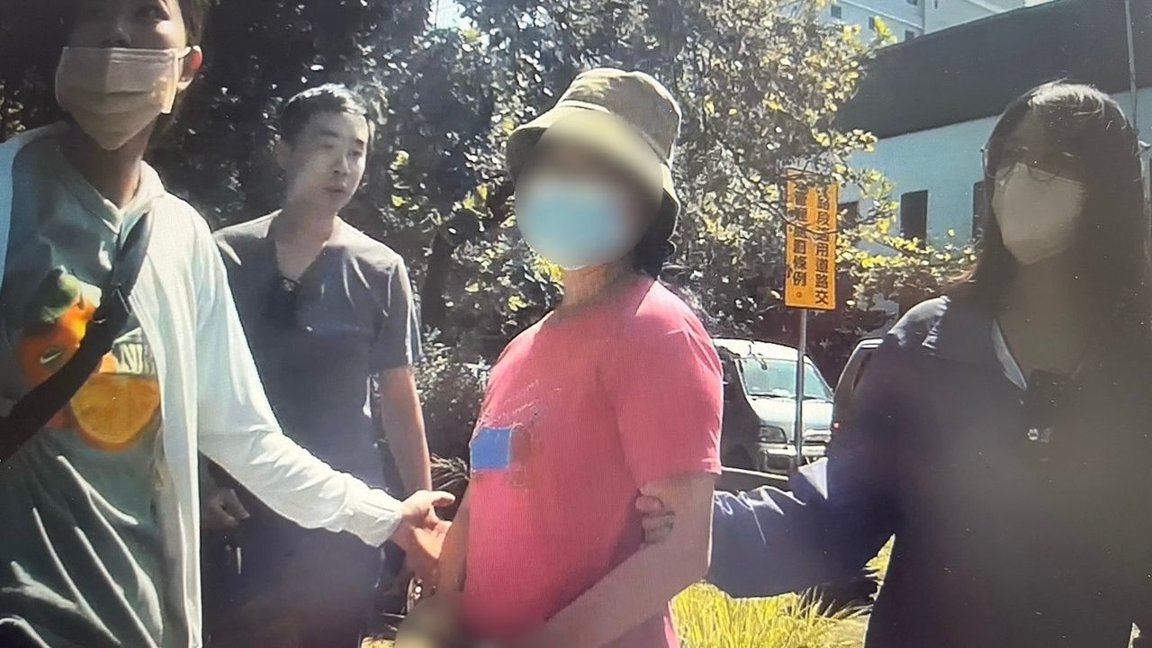 假投資詐騙再索70萬!高雄警埋伏逮車手 背包搜出餌鈔當場破功