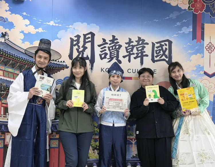 從紫菜飯捲到韓風咖啡，新北圖書館「韓潮創意月」11/13登場。館方提供