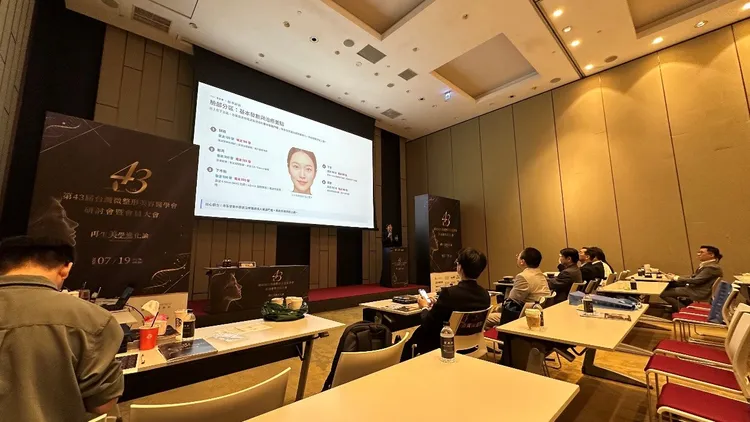 蘇承偉醫師解析電音波發數分配，強調方案規劃應回歸個人膚況與組織條件，兼顧效果與耐受度。
