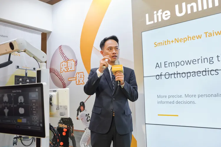 史耐輝台灣分公司總經理李政壕表示，AI與機器人技術能輔助醫師做出更精準的手術規劃，幫助患者找回行動力。
