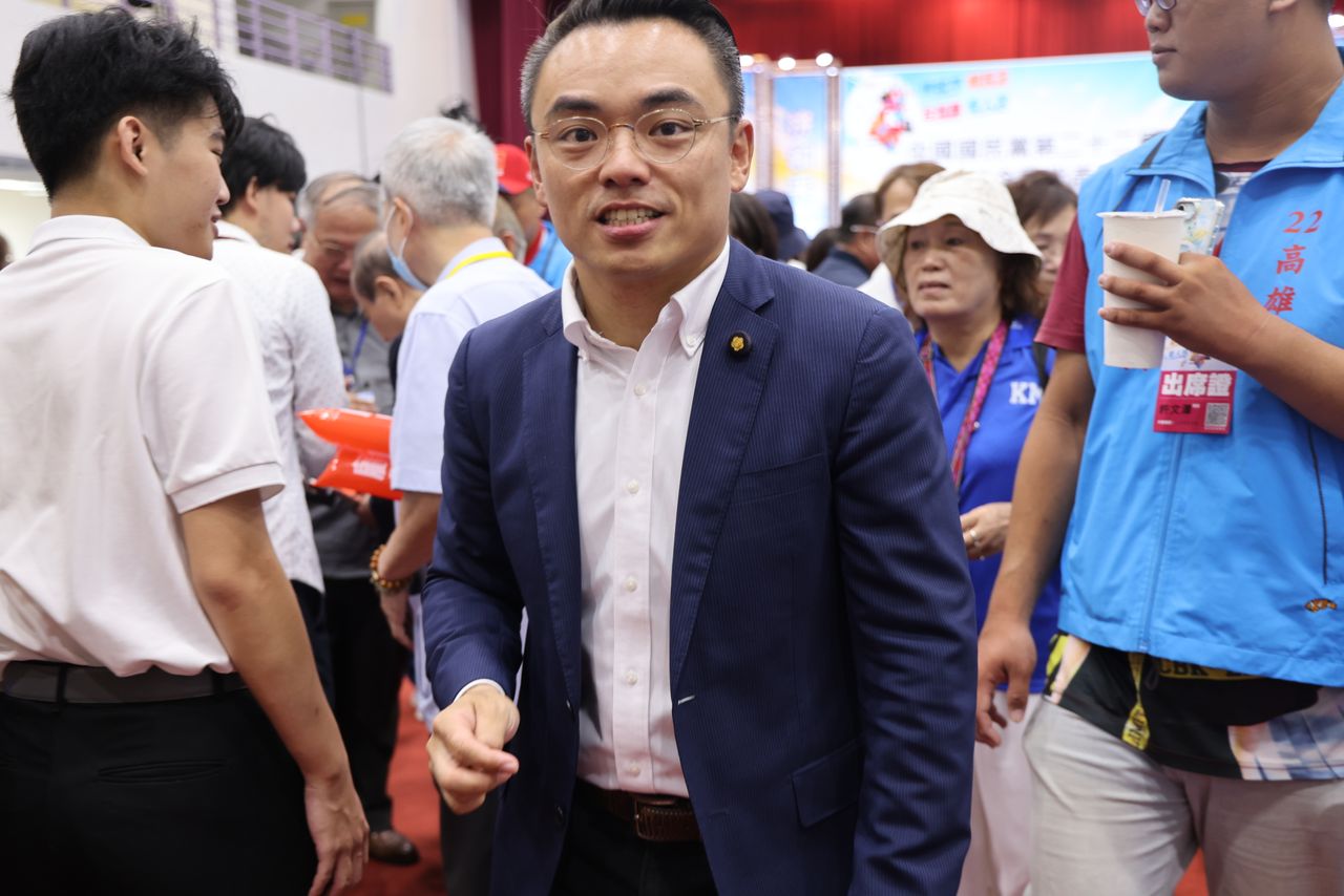 宣傳車裝防彈玻璃 沒驗車就上路將開罰