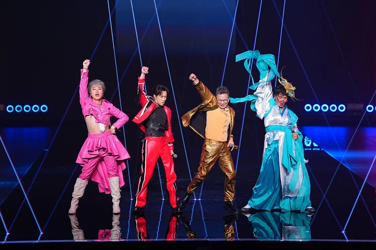 陳漢典開場表演。三立提供