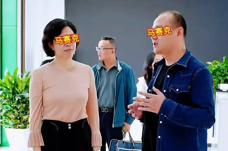 周姓女局長（左）充滿幹勁。翻攝微博/湖南永州事件