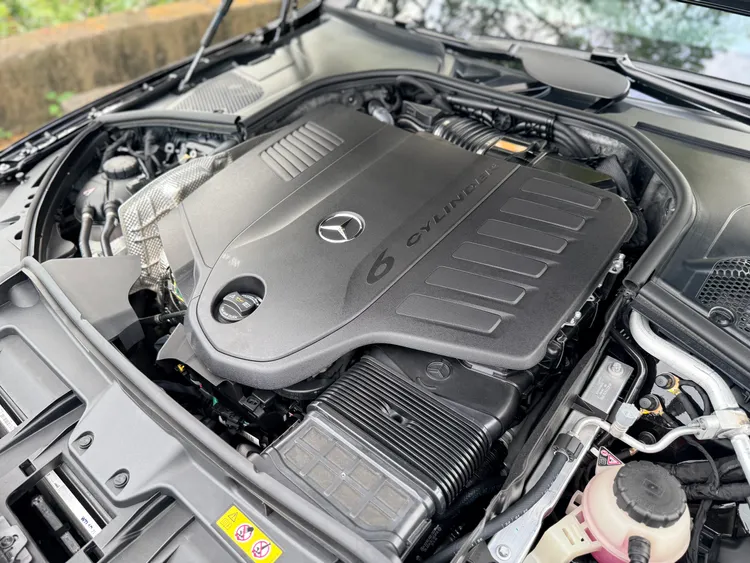 M256 EVO 3.0升直列六缸渦輪引擎具備381hp最大馬力與560Nm扭力，搭配48V輕油電系統，動力輸出以平順細膩為主要訴求。林浩昇攝