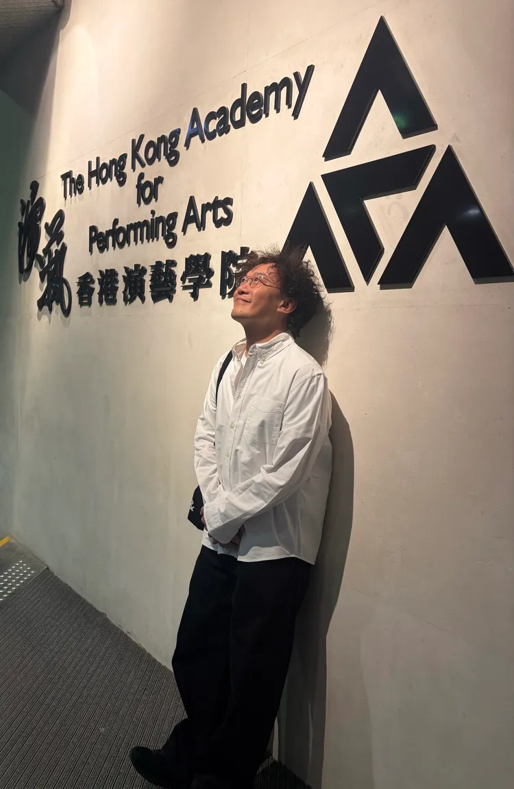 陳奕迅重回31年前參加第14屆新秀歌唱比賽的地方。EAS Music Limited提供