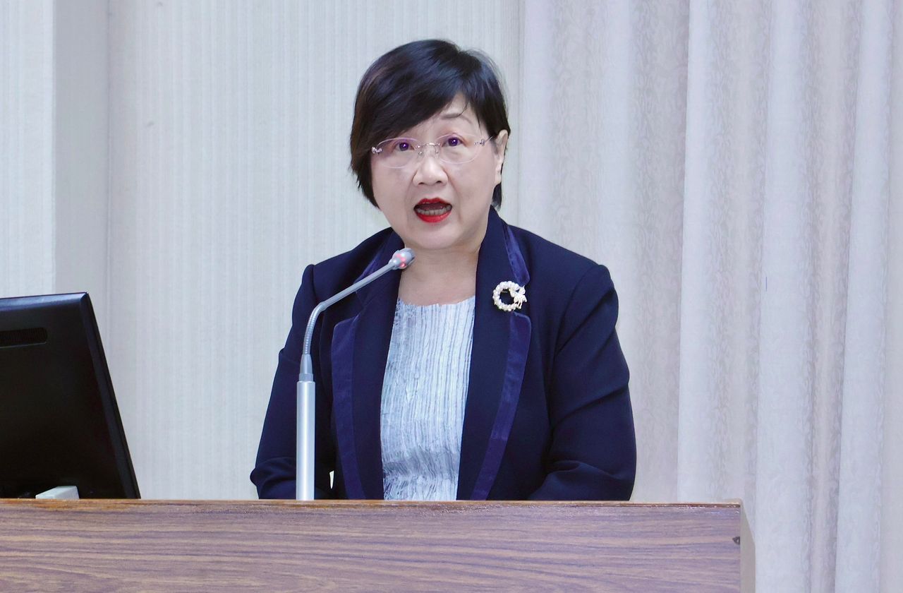 徐佳青請辭僑委會委員長!自請行政、司法調查