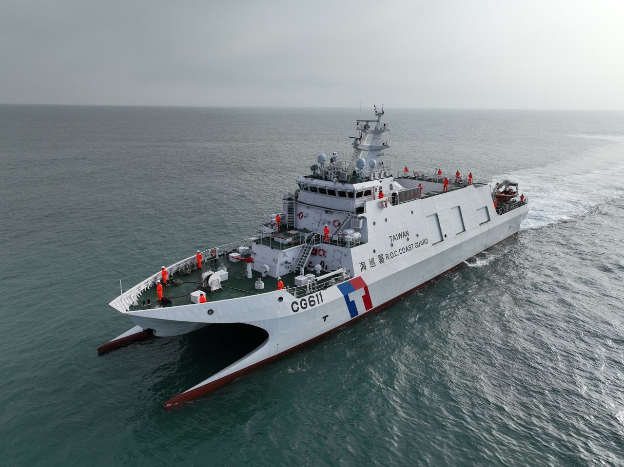8艘日本海上保安廳巡視船隊開進台灣海峽 遭中海警船跟監 海巡署回應了