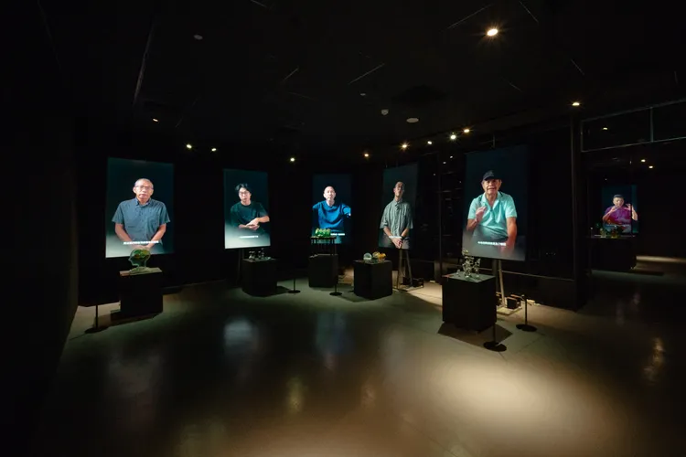 特展以 9 位歷年金玻獎得主的訪談與作品呈現創作歷程。新竹市文化局提供