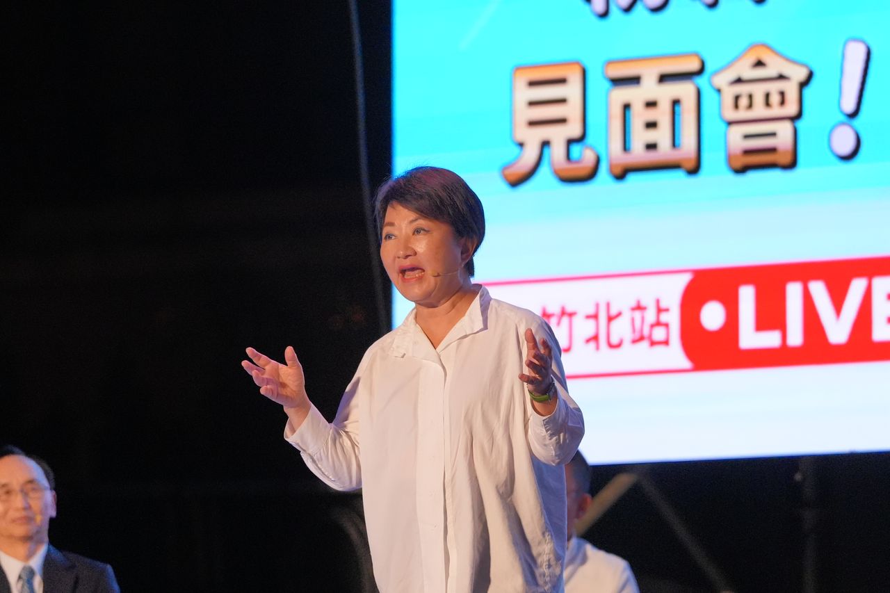 盧秀燕二度現身助陣!徐欣瑩高喊:新竹人絕不向黑金低頭