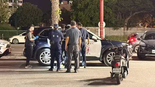 外籍女遊客頭髮被削！持刀闖東大門夜市隨機追砍　毒品前科男落網畫面曝