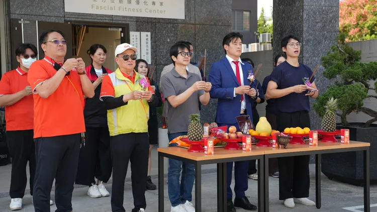 「華崴－脈悠MYO」筋膜調理中心，是紅崴科技旗下的團隊。紅崴科技提供