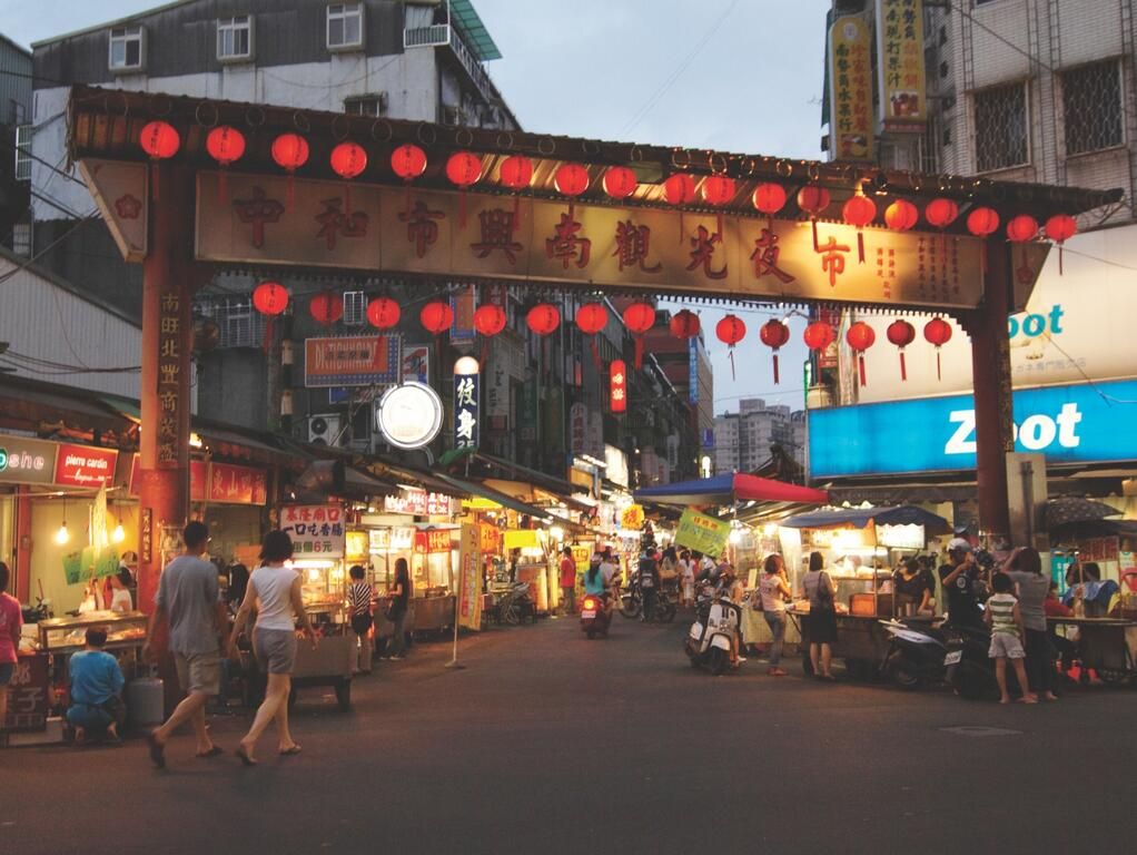 南勢角興南夜市攤位凋零 昔人潮爆滿不輸樂華夜市